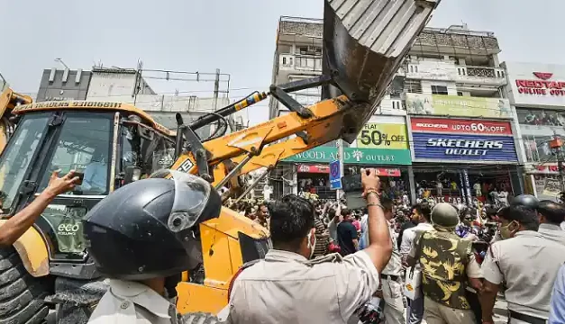 दक्षिण दिल्ली नगर निगम एक्टिव, शाहीन बाग में अवैध निर्माण पर 9 मई को बुलडोज़र चलाने का इरादा